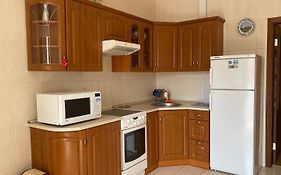 Comfortable apartment on the Obolon резервне живлення ліфт вода тепло та інтернет працює
